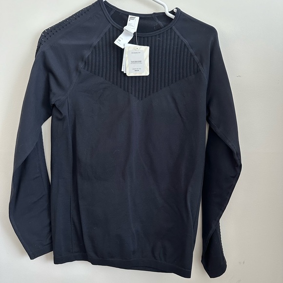 Fabletics | Sync Seamless Long-Sleeve Top NWT - Picture 2 of 5